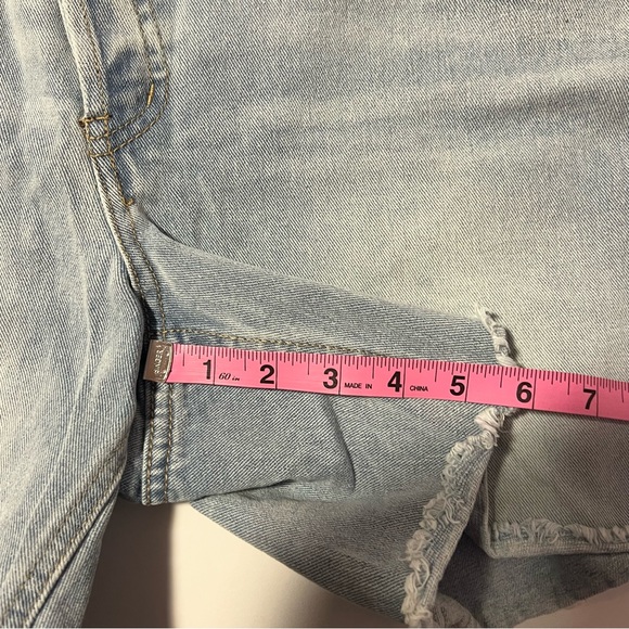 No Boundaries High Rise Crossover Relaxed Short - Picture 5 of 7